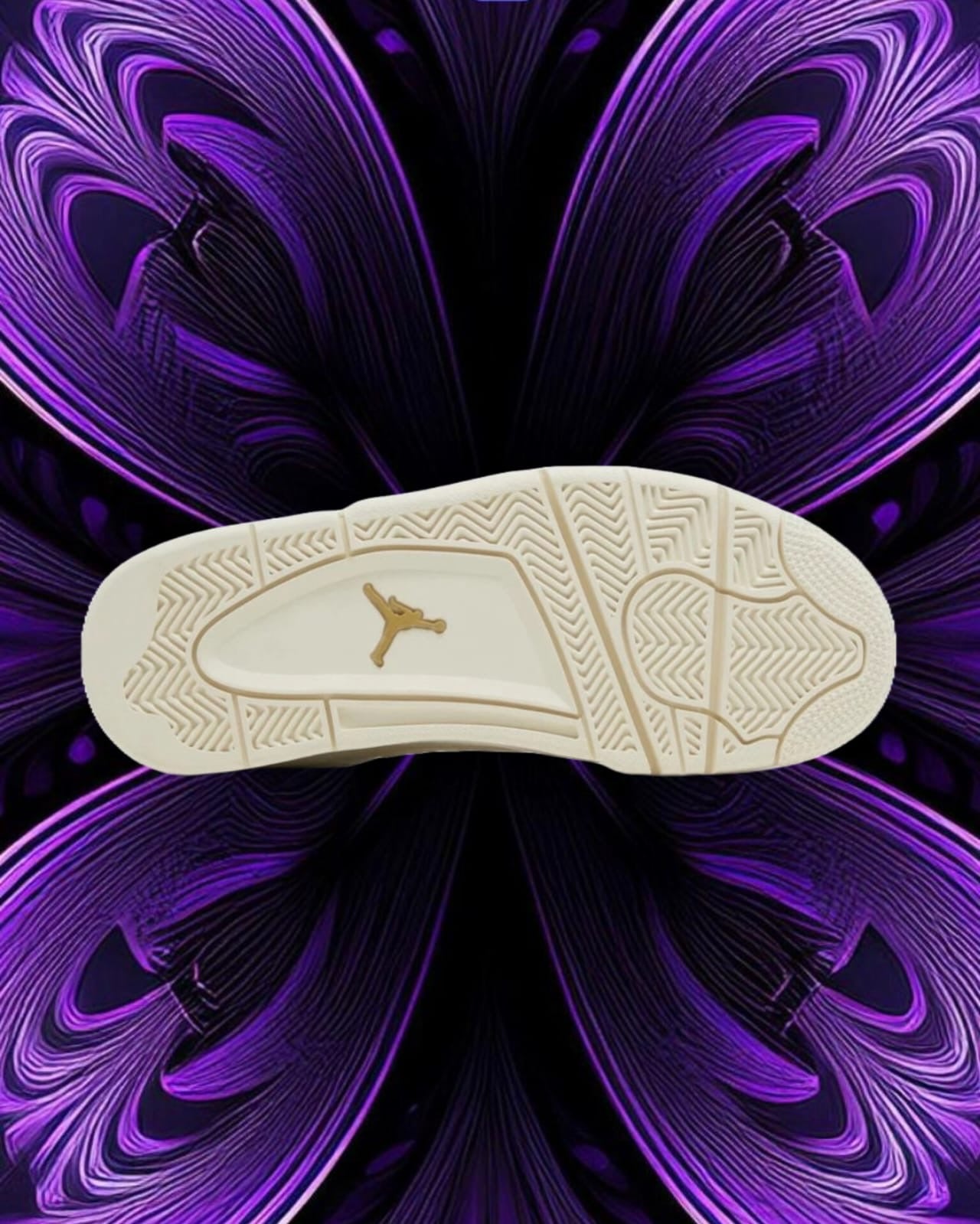 Jordan 4 (gold metallic)